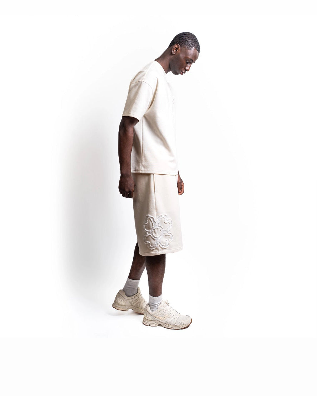 Short Signature — Beige Sable